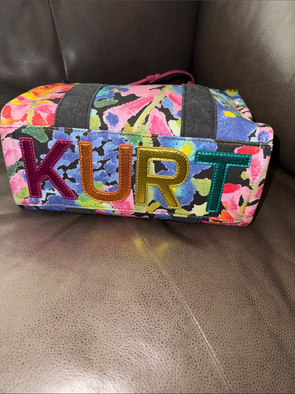 Small Southbank Floral Canvas Tote
Kurt Geiger London - Picture 9 of 9